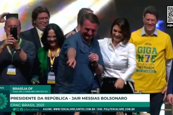 “Um ministro do STF está contaminando a democracia”, afirma Bolsonaro