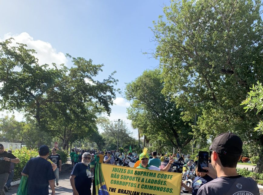 VÍDEO: Apoiadores de Bolsonaro realizam “motociata” em Miami