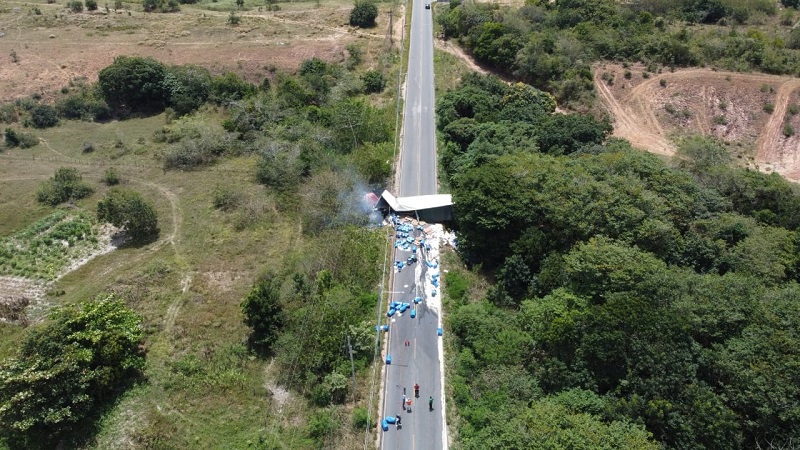Após acidente com produtos químicos, Idema pede que pessoas evitem banho no Rio Pium e barracas de Pirangi do Sul