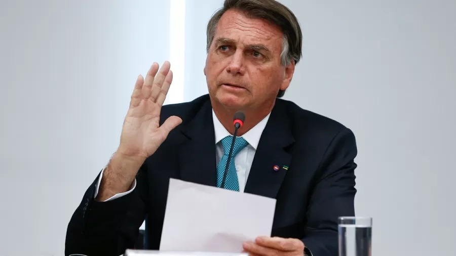 Bolsonaro se reunirá com caminhoneiros para tentar suspender paralisações
