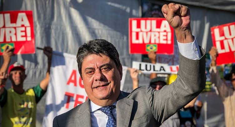 Em 2018, deputado petista defendeu o fechamento do STF