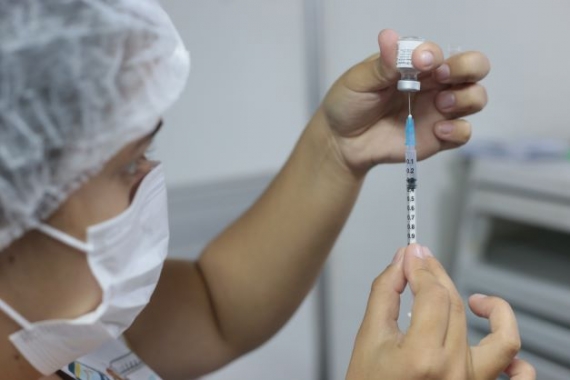 Covid: Natal não recebe vacinas para D1 de adolescentes e 3ª dose de idosos