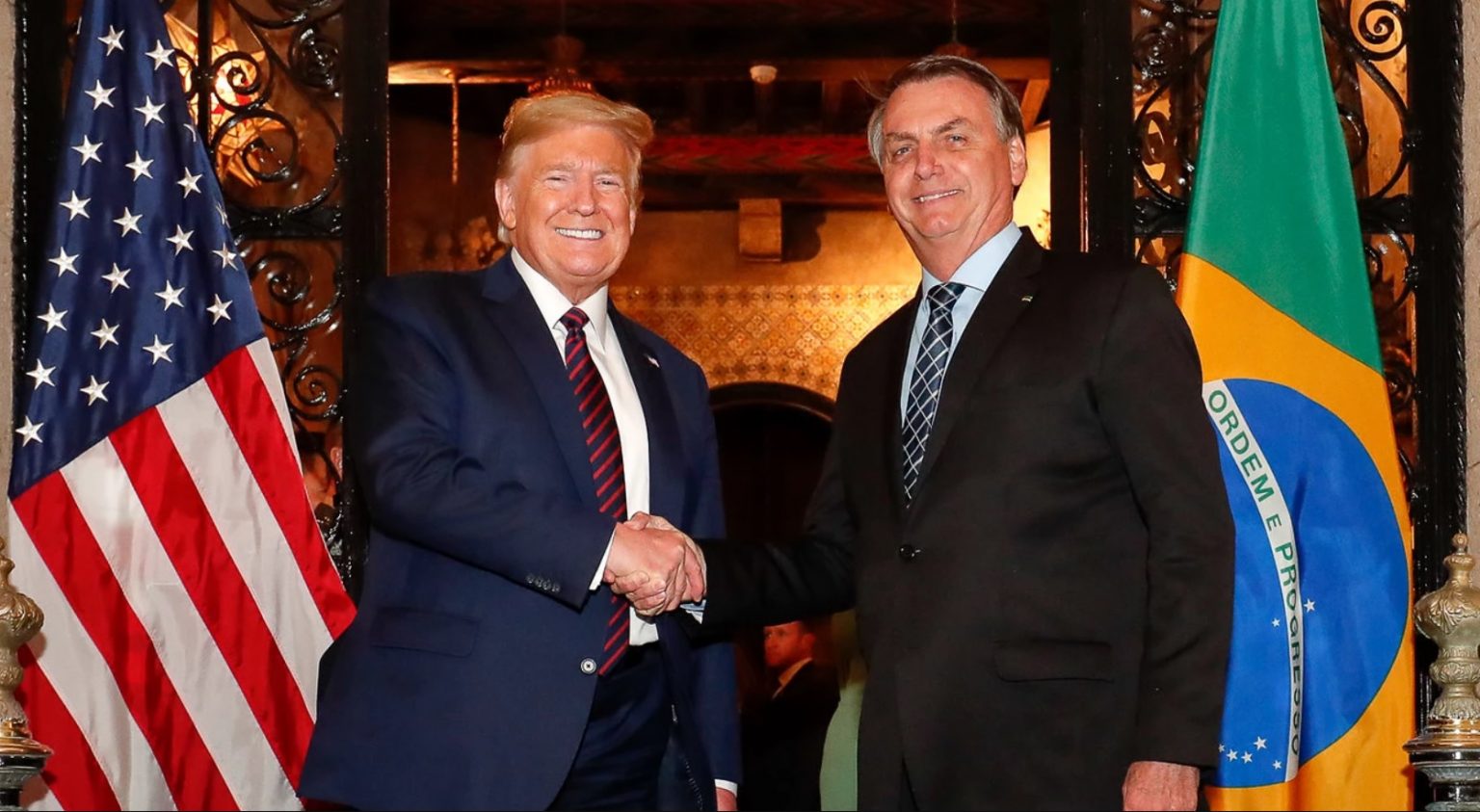 Trump elogia Bolsonaro: “Amo o Presidente do Brasil. Trabalha duro”