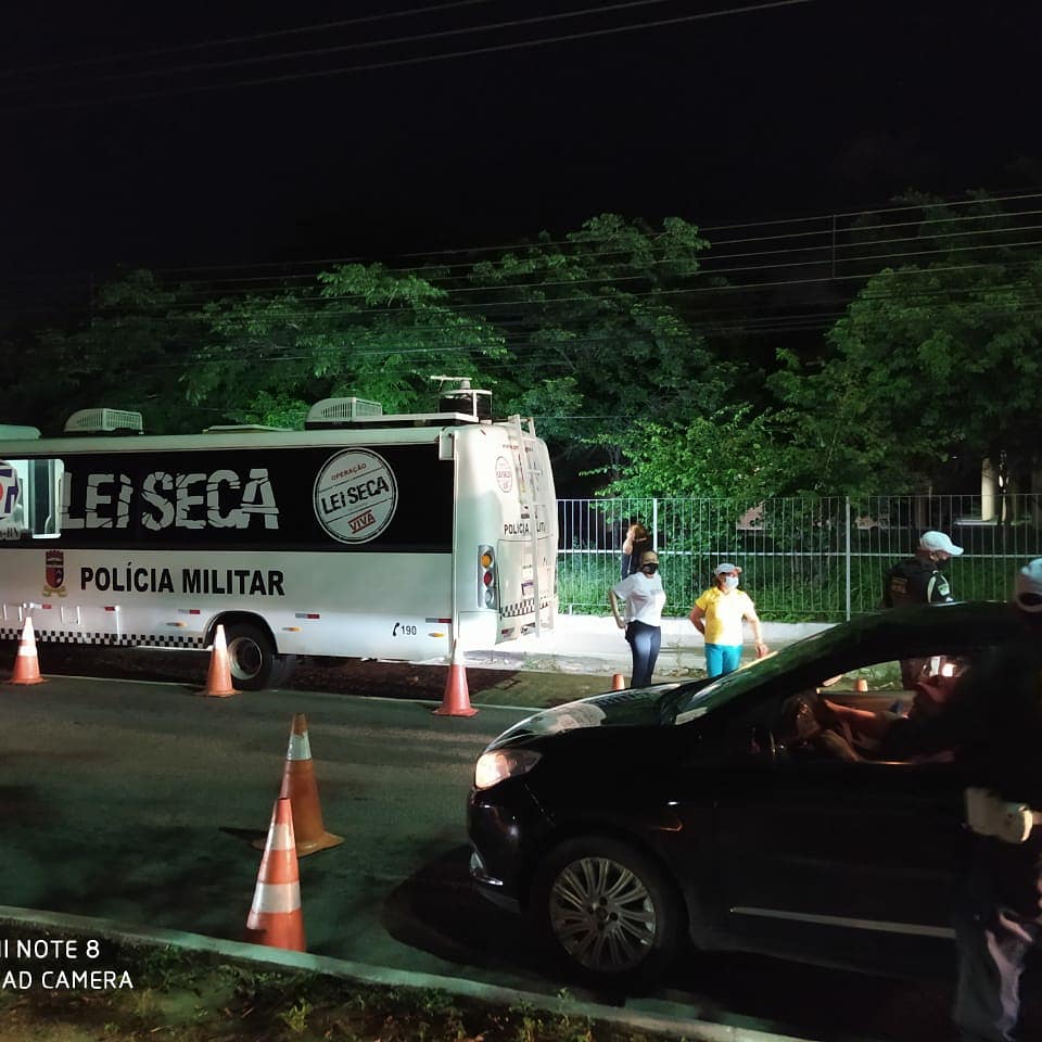 Operação Lei Seca prende foragido da Justiça e autua 104 por embriaguez