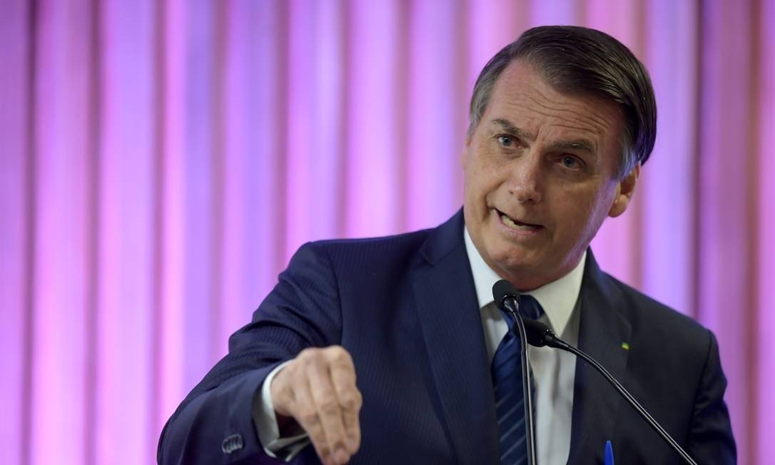 “Minoria que foi às ruas ontem é digna de pena”, alfineta Bolsonaro