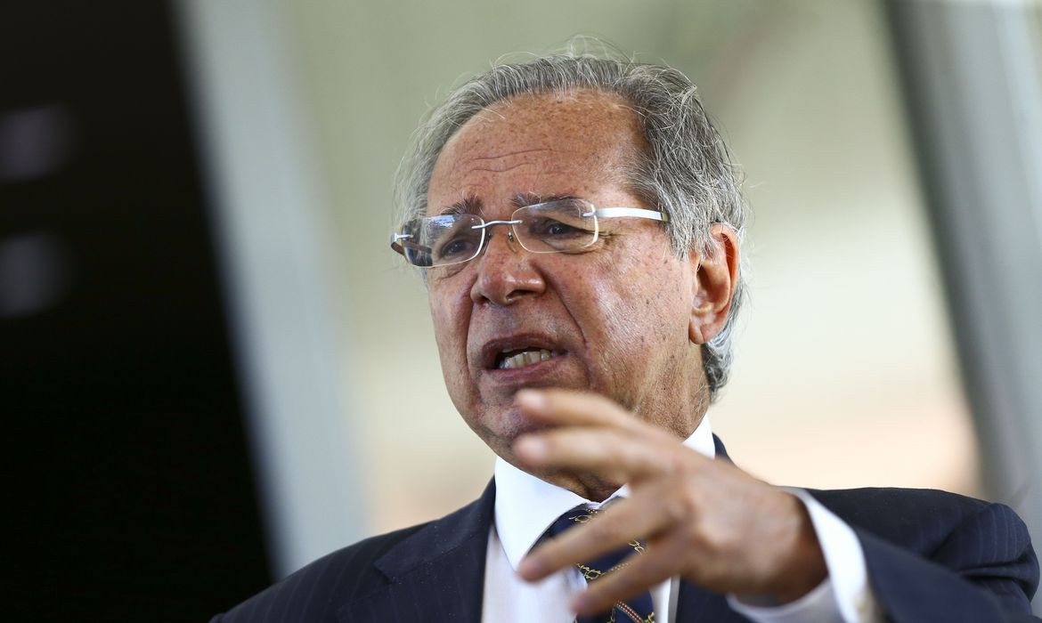 Ministro defende aumento “modesto e moderado” para Bolsa Família