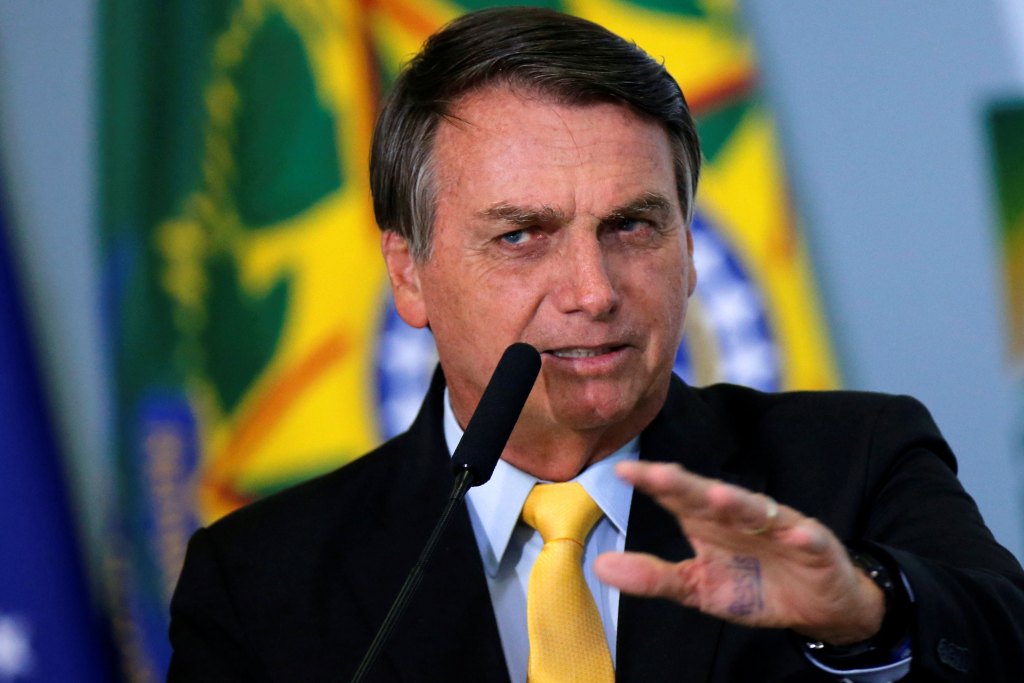 VÍDEO: Irritado com apoiador, Bolsonaro desabafa: 'Acham que tenho superpoderes'
