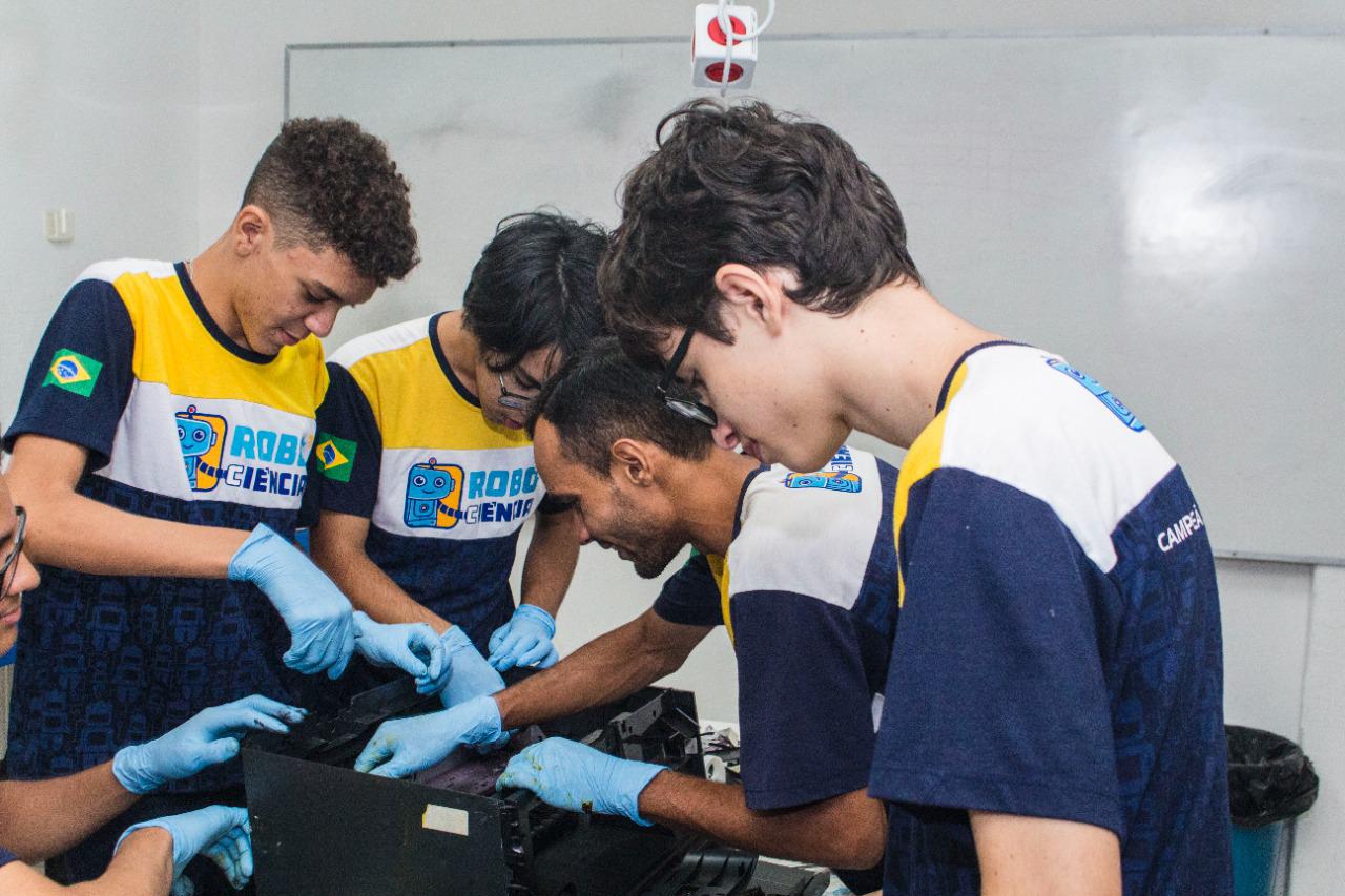 Criação de jogos e aplicativos, programação, impressão 3D e robótica na rotina dos alunos do novo Ensino Médio
