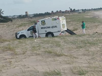 Corpo de adolescente que se afogou é encontrado em praia de Natal