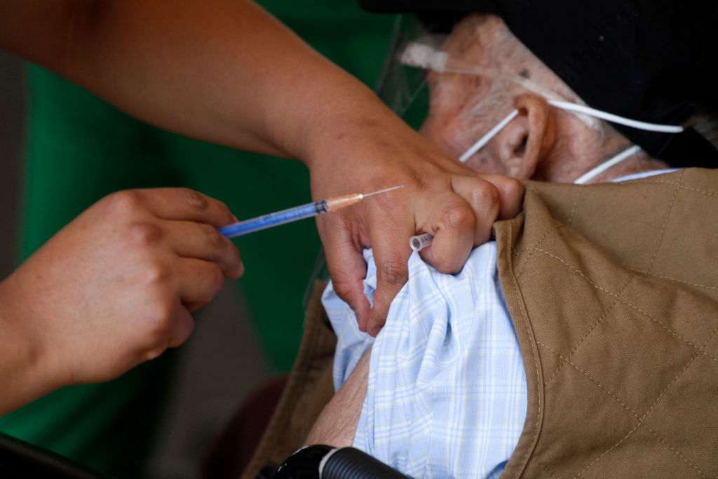 Vacina testada em Natal mostra eficácia de 100% contra casos graves de Covid, diz pesquisadora