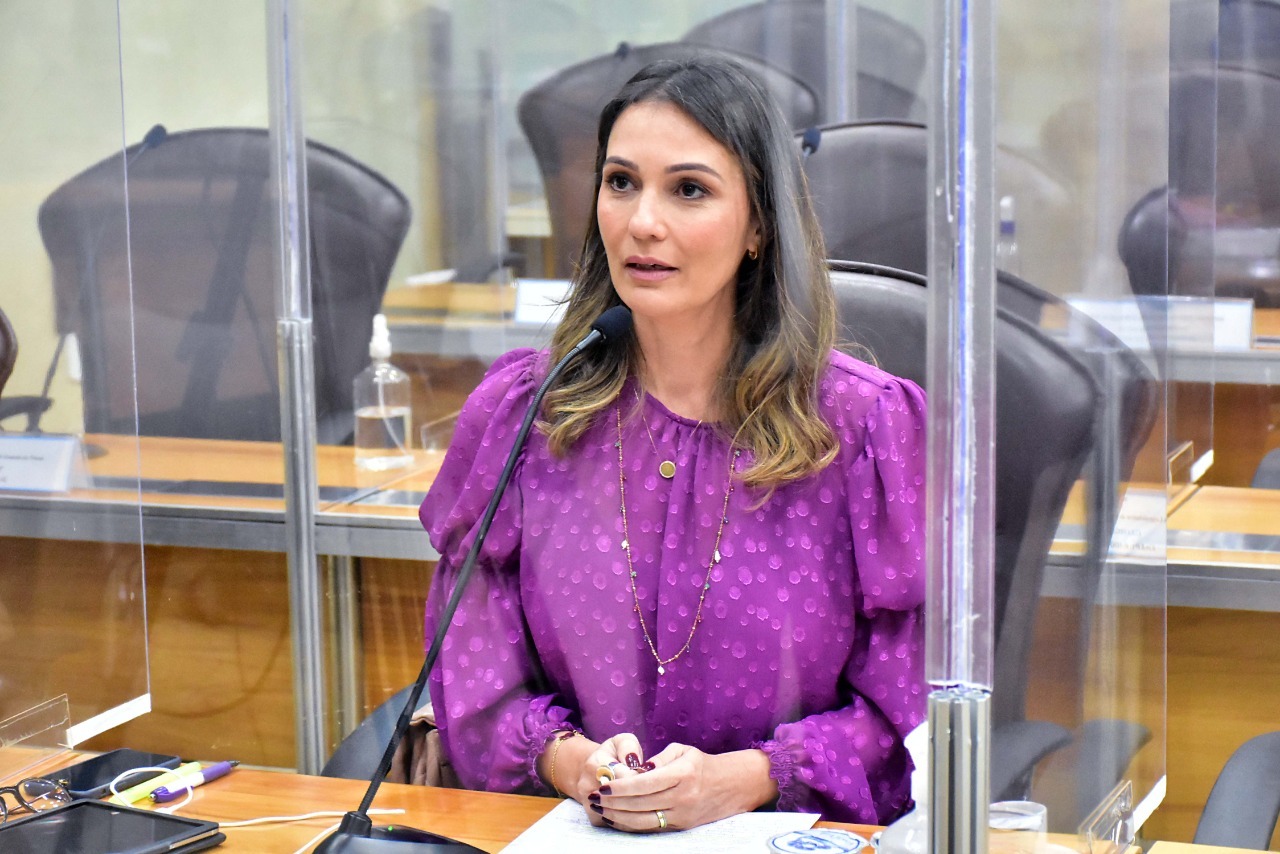 Deputada do RN cobra redução da alíquota do ICMS sobre combustíveis