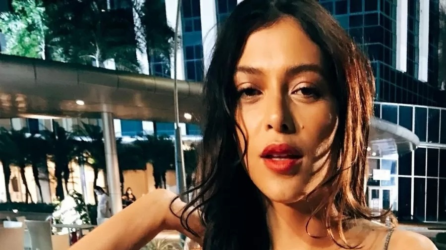 Atriz da Globo mostra hematomas e denuncia transfobia: 'Sem chão'