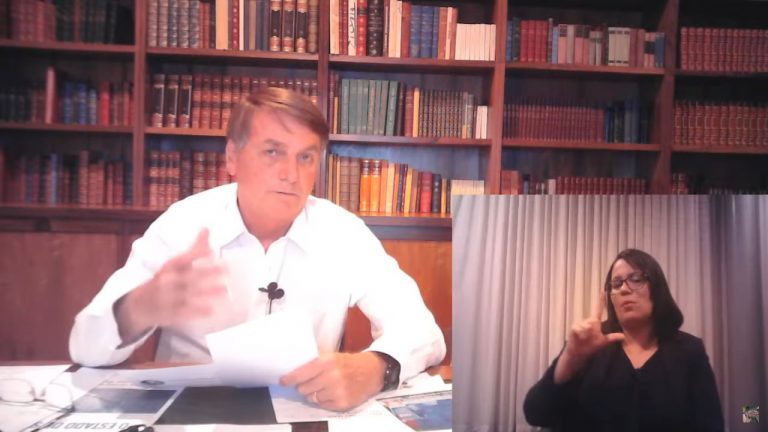 Bolsonaro pede para população não usar elevador e tomar banho frio para economizar energia