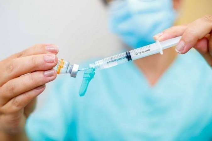 Profissionais de saúde receberão dose de reforço contra a Covid-19, diz Queiroga
