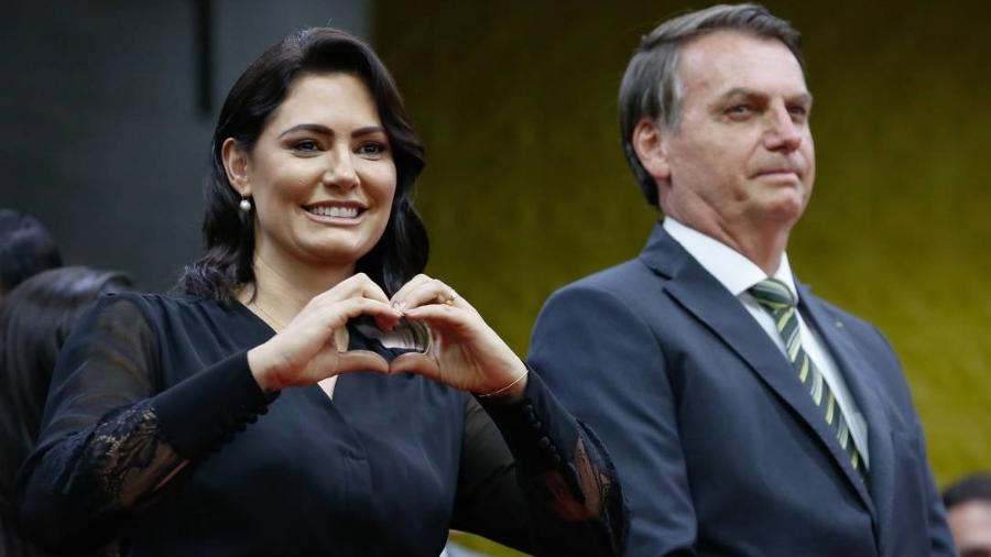 Michelle Bolsonaro tomou vacina nos EUA porque médico sugeriu, diz governo