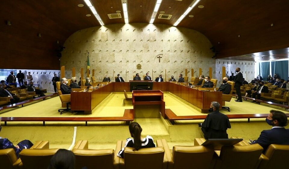 Aprovação do STF é de 25% e rivaliza com os 22% de Bolsonaro