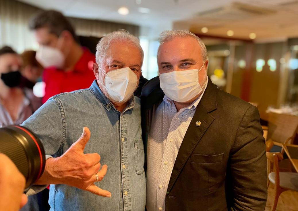 Lula: "Vocês não acham chique um partido que tem um senador chamado Jean Paul?"