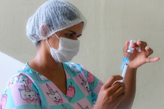 Natal amplia data de segunda dose de Oxford e inicia dose de reforço a acamados de 70 anos