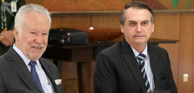 Bolsonaro detona demissão de Alexandre Garcia da CNN: “Foi demitido por sua opinião”