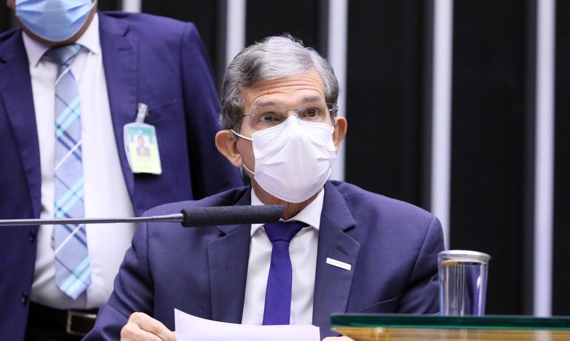 Petrobras é responsável por cerca de R$ 2 do total do preço da gasolina
