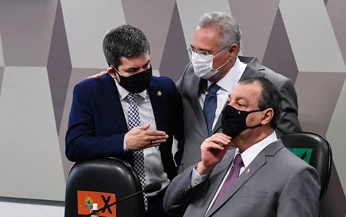 "Governadores mandaram dinheiro da Covid para casa de massagem, adega e empresa de maconha", diz senador