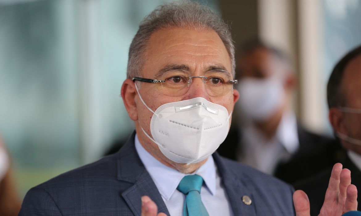 Covid: Queiroga anuncia dose de reforço para quem tem mais de 60 anos