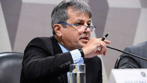 Corregedor pede demissão de 11 ex-integrantes da Lava Jato e sessão é suspensa