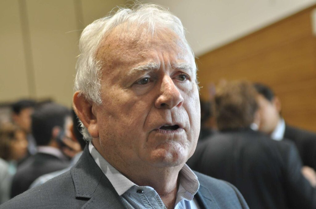 Ex-prefeito e ex-secretário de Parnamirim são condenados por contratações irregulares