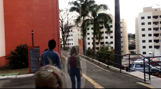 VÍDEO: Suzane Richthofen começa a frequentar faculdade com tornozeleira eletrônica