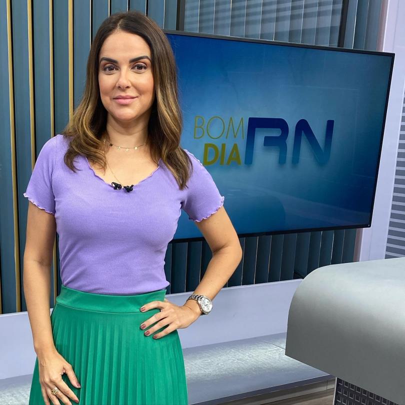 Apresentadora da Inter TV Cabugi rebate seguidora após ser chamada de ‘feia’