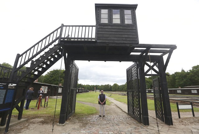 Aos 96 anos, ex-secretária de campo de concentração nazista foge da Justiça, mas é encontrada