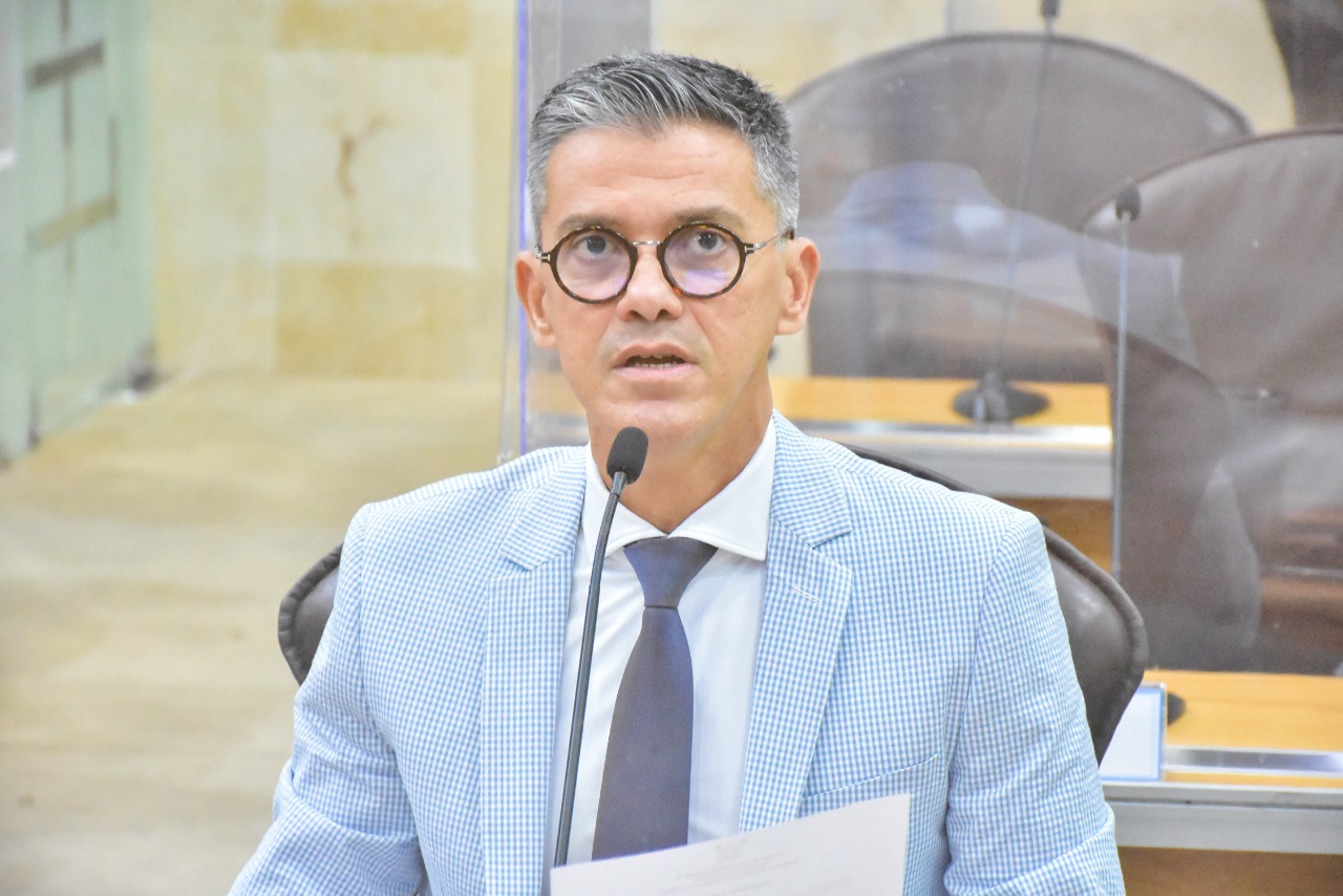 VÍDEO: Governadora quer "fazer menino com o pinto dos outros", diz deputado do RN