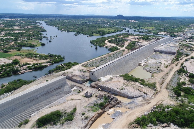 Fogo amigo leva revista nacional a atacar investimentos federais no RN