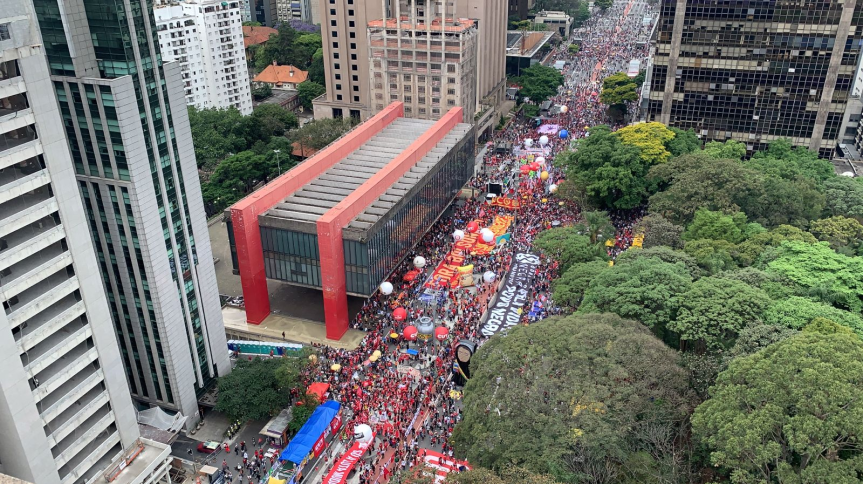 Em SP, ato pró-Bolsonaro teve 4 vezes mais público que protestos da oposição