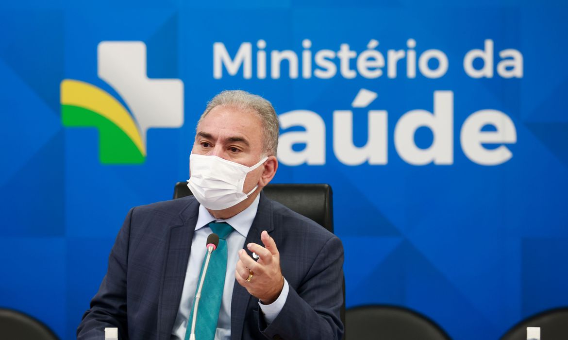 Ministro da Saúde testa negativo para covid-19 e já pode voltar ao Brasil