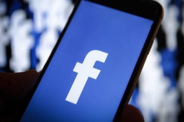 Funcionários do Facebook são barrados na própria empresa porque crachás não funcionam