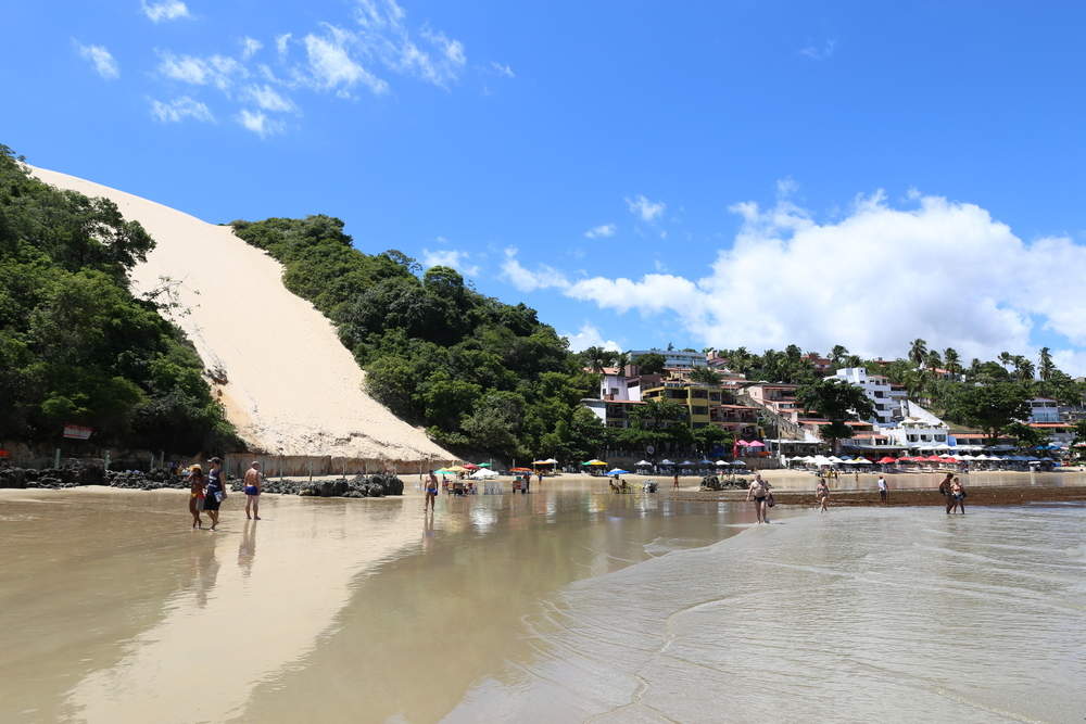 [VIDEO] Turista detona Natal após ser assaltada em Ponta Negra