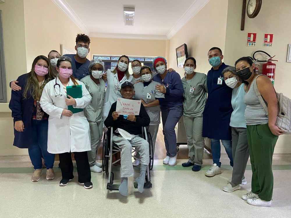 Idoso fica 191 dias internado com Covid, tem alta e agora deve R$ 2,6 milhões a hospital de SP