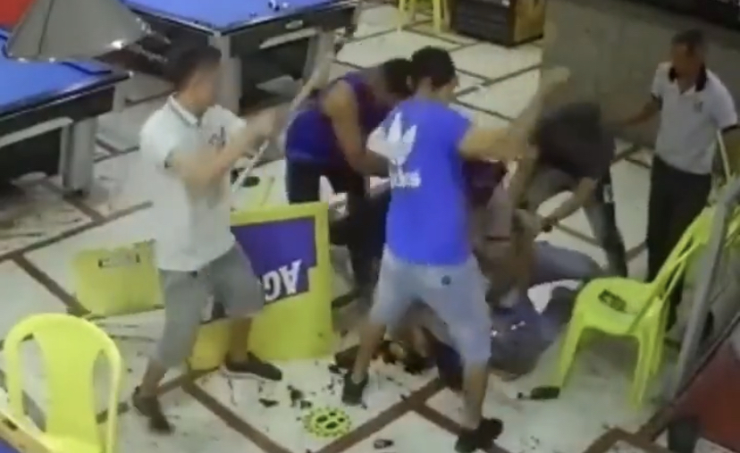 VÍDEO: Bandidos levam surra ao tentar assaltar bar