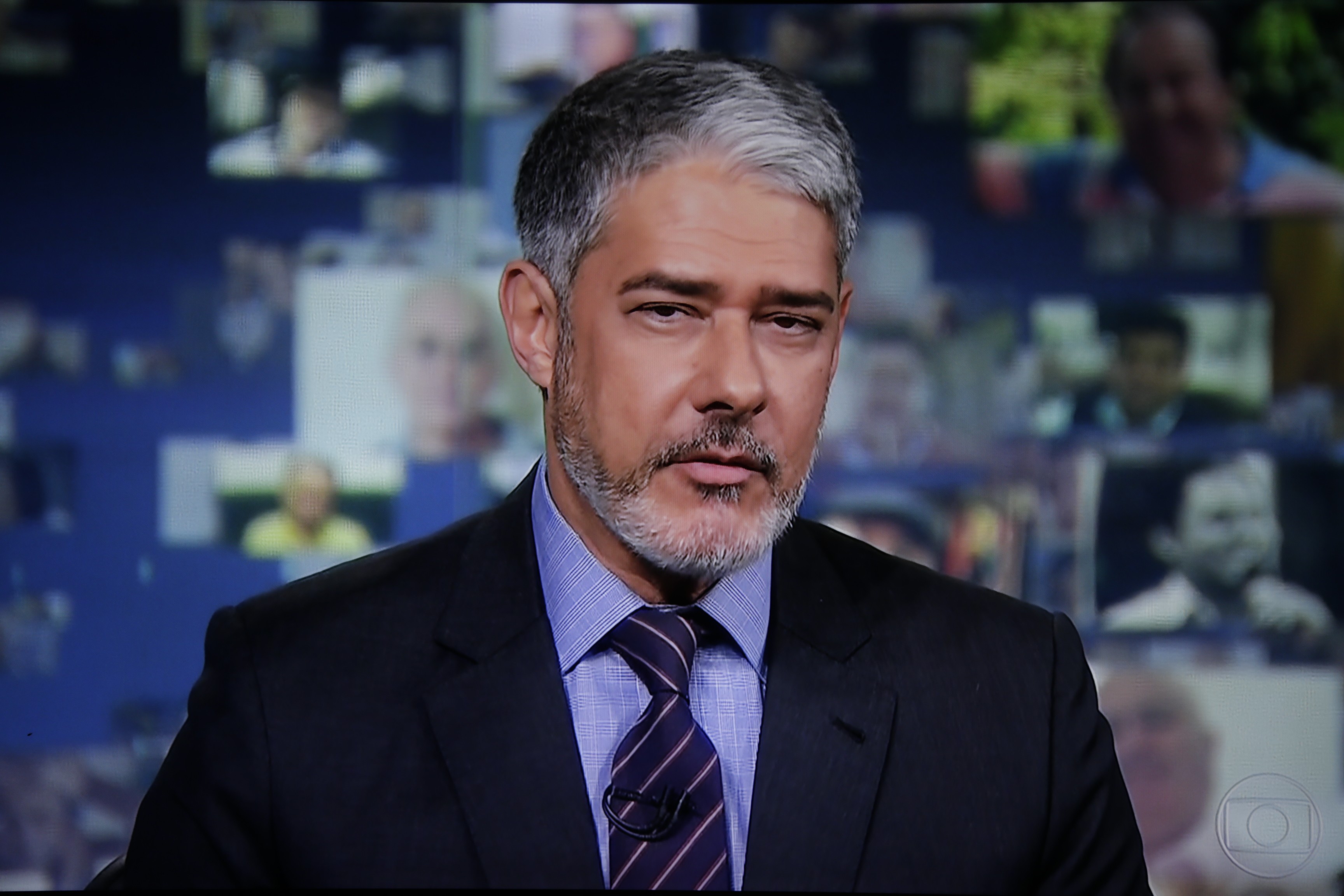 Bonner sugere prazo para sair do 'JN': 'Tio tem que descansar'