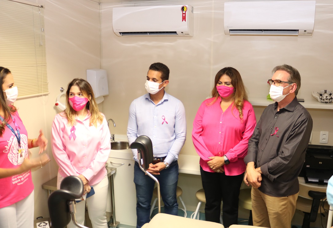 Lançamento da Unidade Móvel Sesc Saúde Mulher marca Outubro Rosa em Mossoró