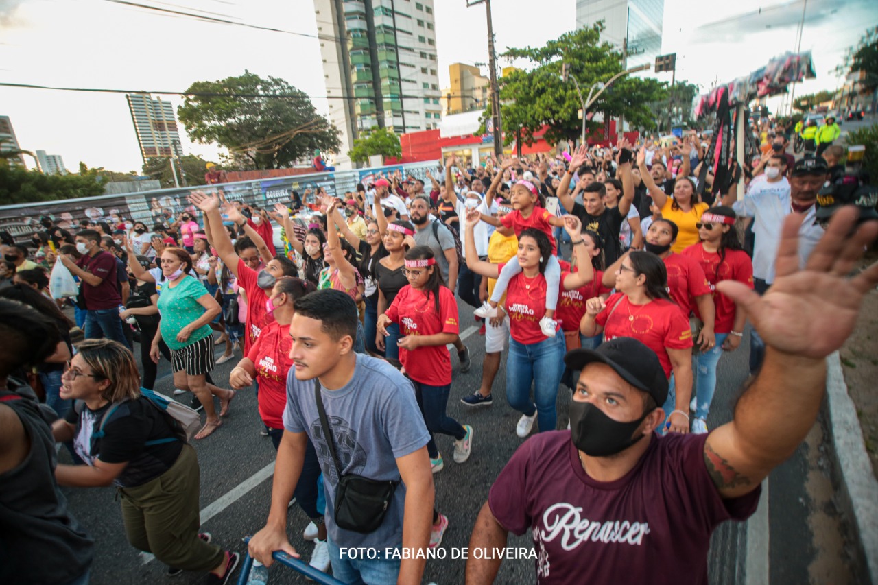Marcha para Jesus ocupa ruas de Natal com grande participação dos fiéis  