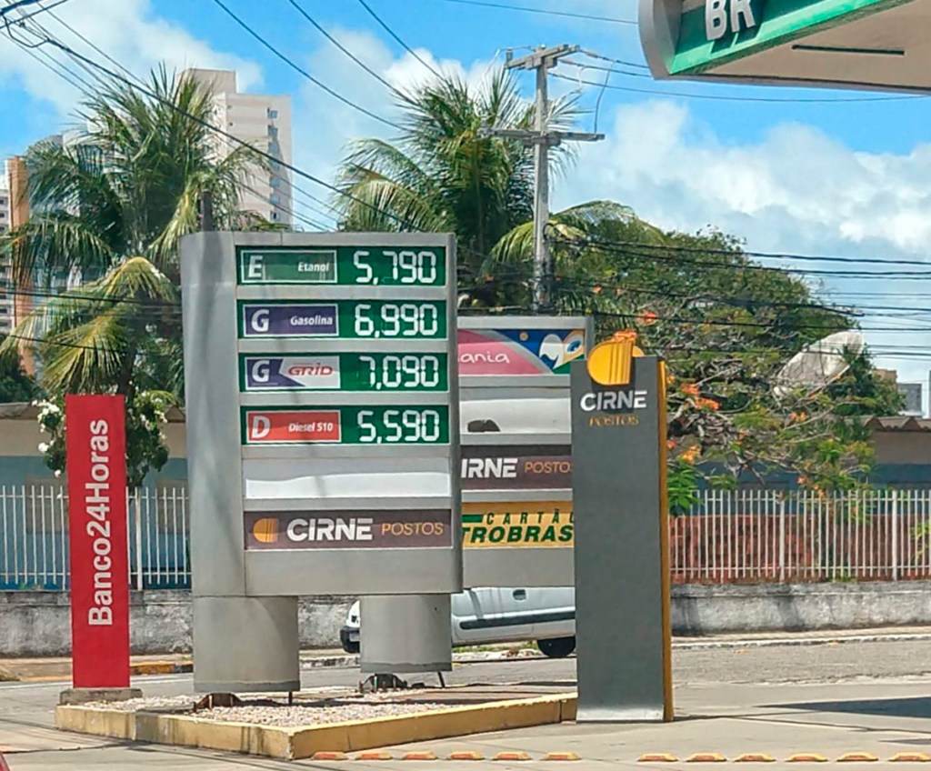 Gasolina já é vendida a R$ 7,00 em postos de Natal