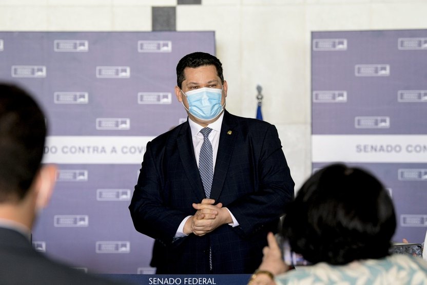 Alcolumbre pretende segurar sabatina "até 2023", diz emissora