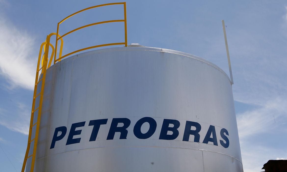 Bolsonaro diz ter vontade de privatizar a Petrobras