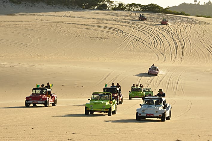 Passeios de buggy são bem avaliados por turistas e potiguares, segundo pesquisa da Fecomércio RN