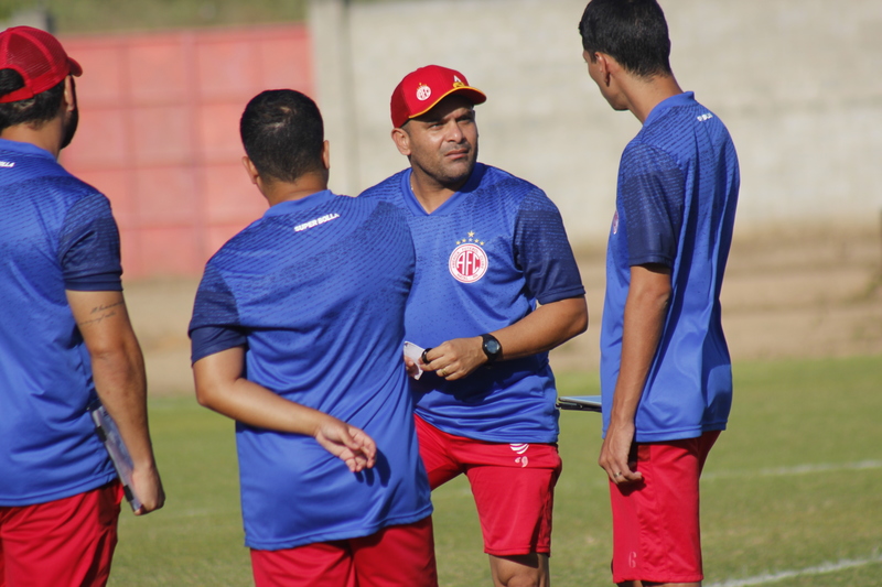 América-RN, Vasco, Série A e duelos internacionais; saiba onde assistir aos jogos deste sábado