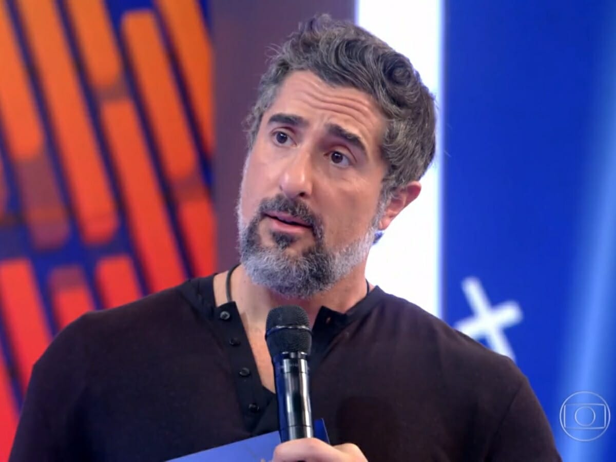 'Tá achando que eu sou o Huck?', brinca Marcos Mion após participante chorar no 'Caldeirão'