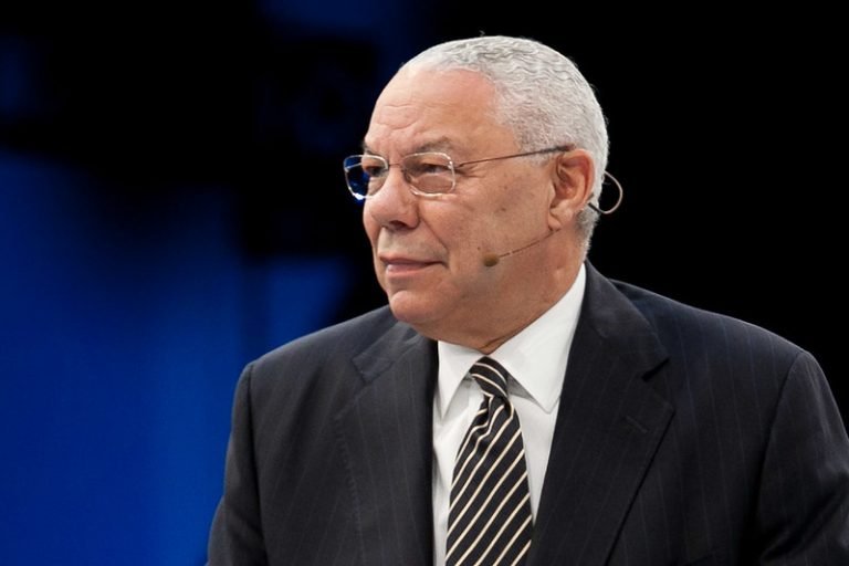 Ex-secretário de Estado Americano, general Colin Powell morre de covid aos 84 anos