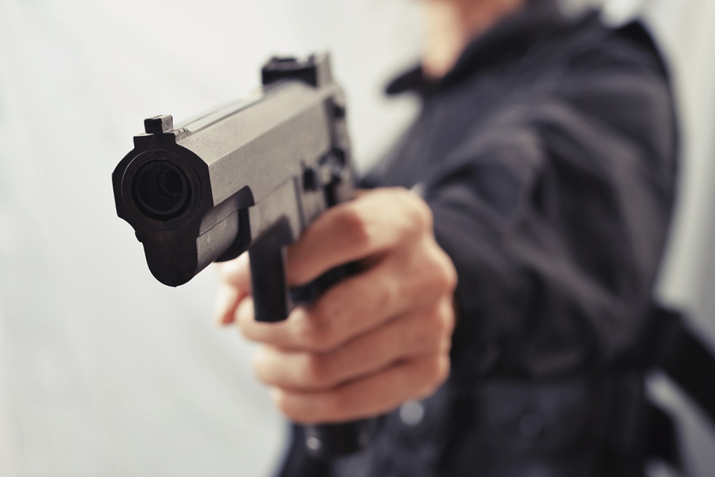 Jornalista e sobrinha são assaltadas por homens armados em Natal